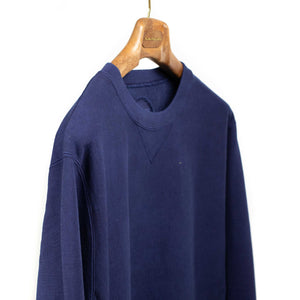 Crew neck sweatshirt in blue hand-dyed organic cotton