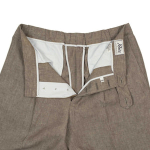 Exclusive pleated easy pants in brown linen