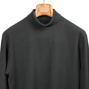 Rollneck t-shirt in black ribbed cotton jersey