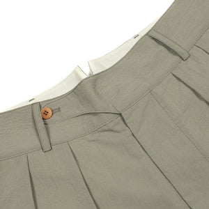 Pleated shorts in greige Japanese nylon blend
