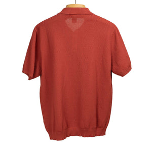 Knit short sleeve polo in brick red mini diamond pattern cotton