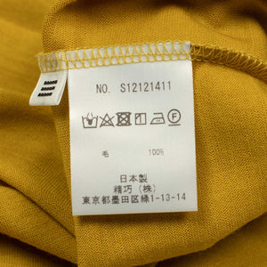 Short sleeve t-shirt in mustard yellow washable wool jersey