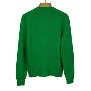 Mockneck sweater in kelly green 4-ply cashmere