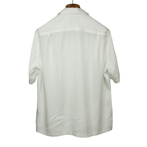 Mother camp collar shirt in white tencel with drawn motif